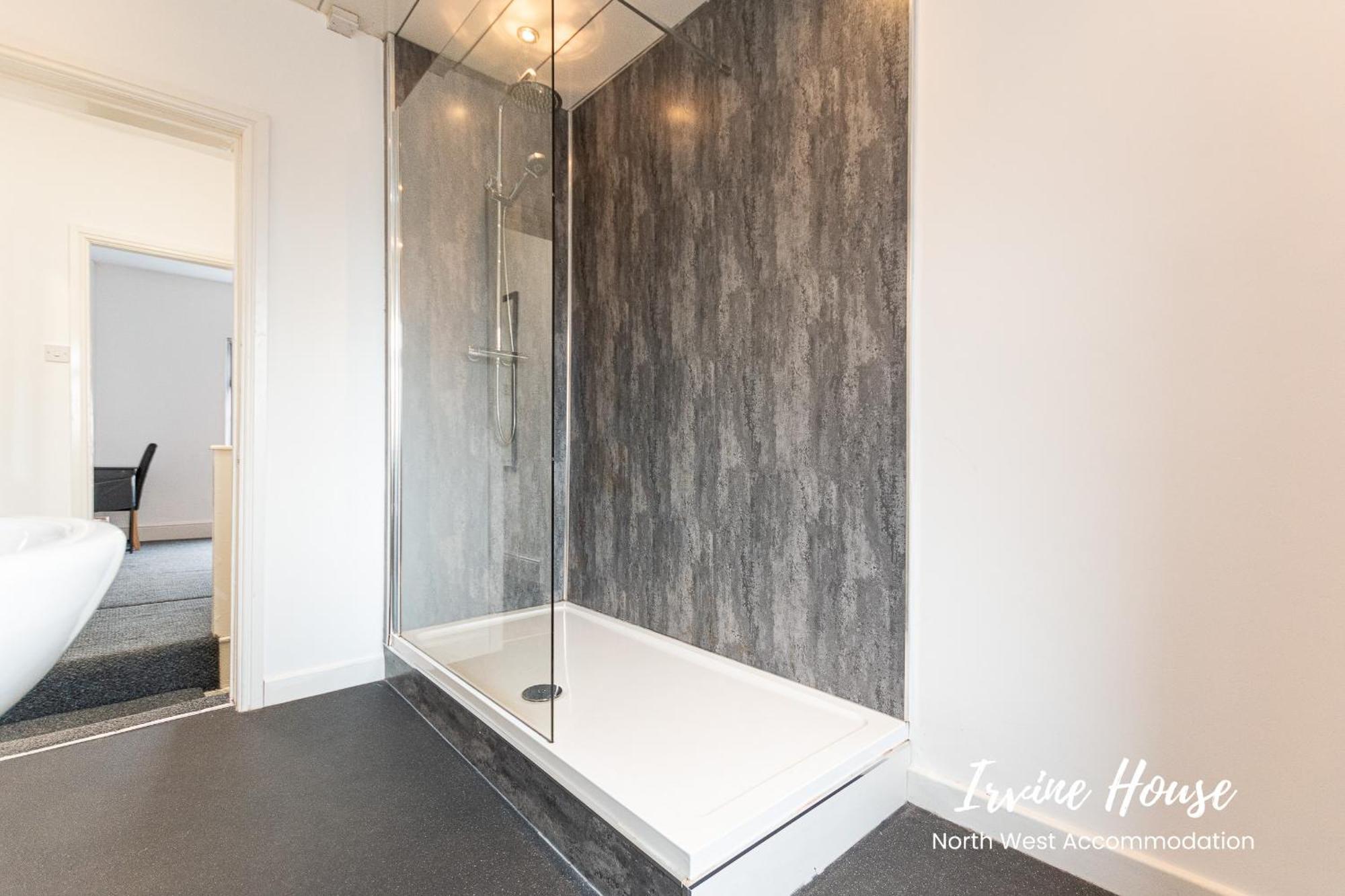 Irvine Contractor Accommodation Leigh  Bagian luar foto